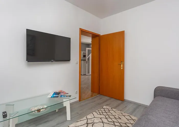 Semesterbostad Beautiful In With Wifi